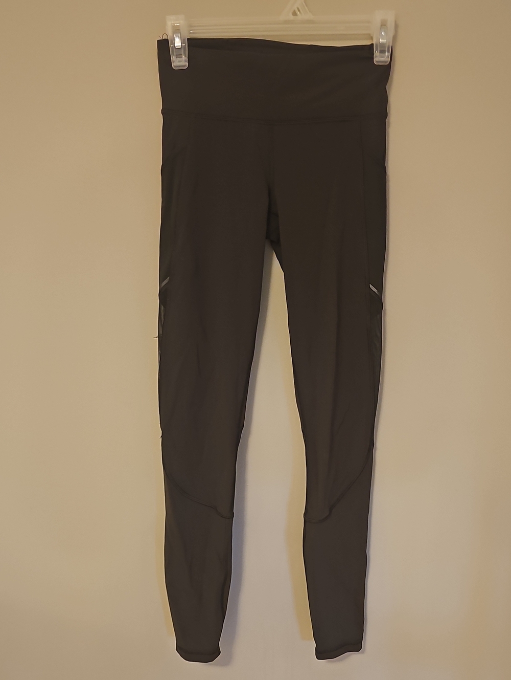 Lululemon athletica Green Low Rise Performance Leggings Size 2 Womans